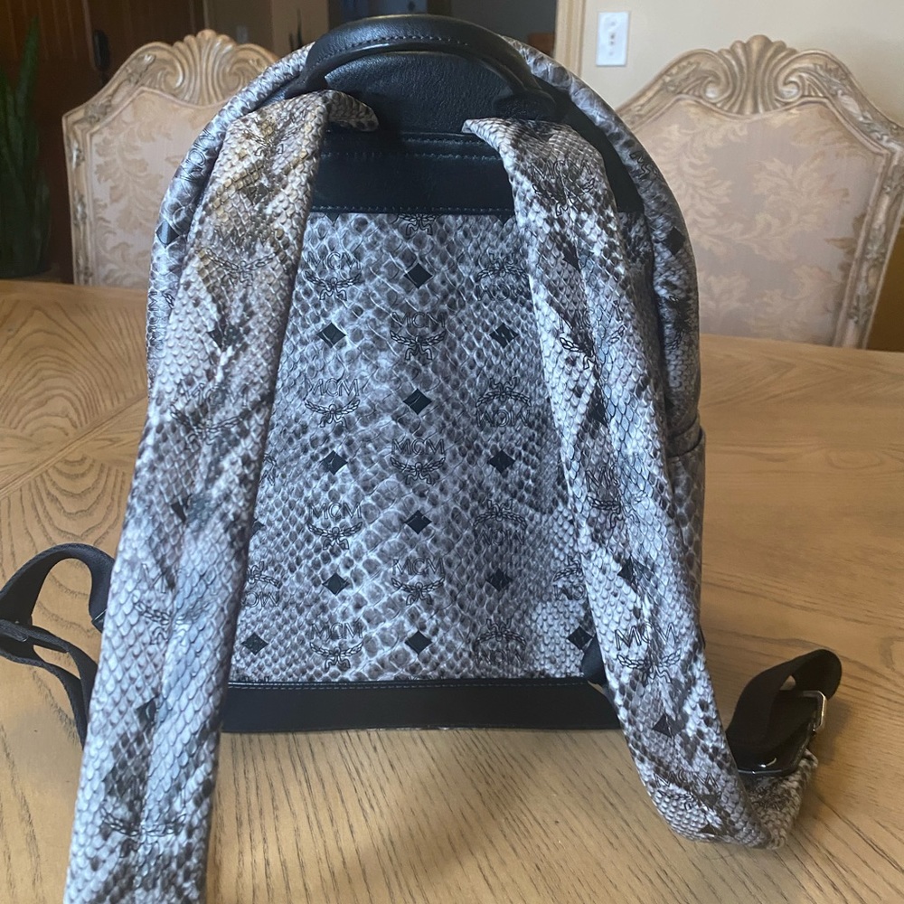❤️ Authentic MCM Python Leather Book bag - Picture 5 of 10